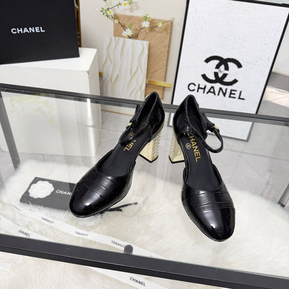 CC 26s Sandals 80 Black Cowhide Patent Leather 183567