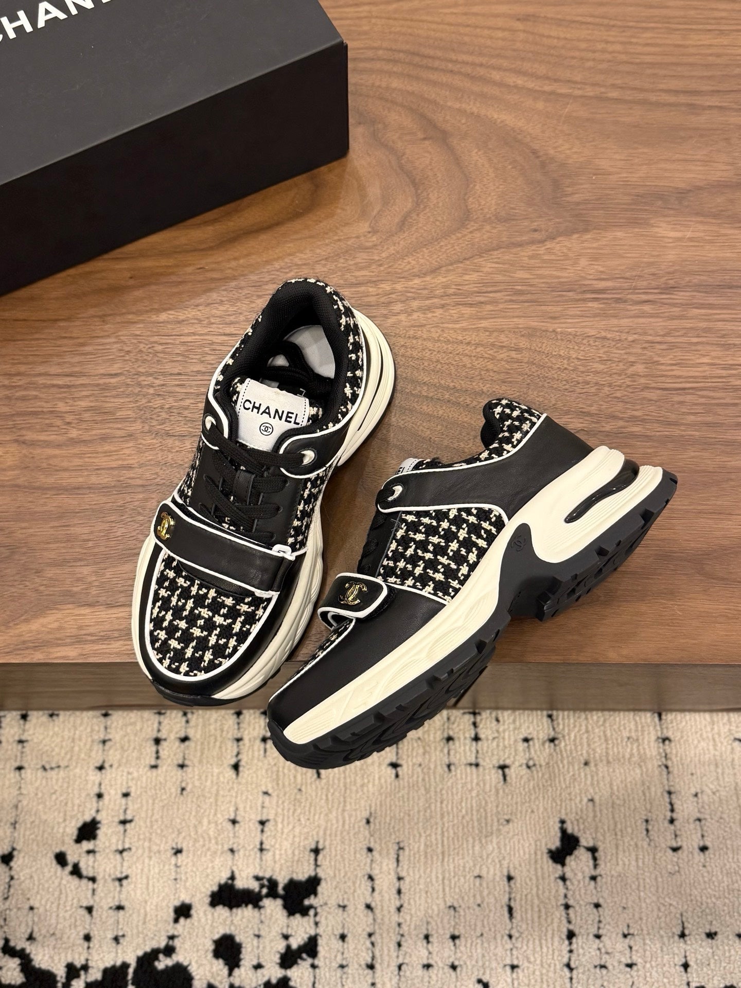 CC 26s Casual Sneaker Black White Tweed Leather 183604