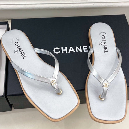 Chanel 2026 Double C Flip-Flops Leather Sheepskin 831459